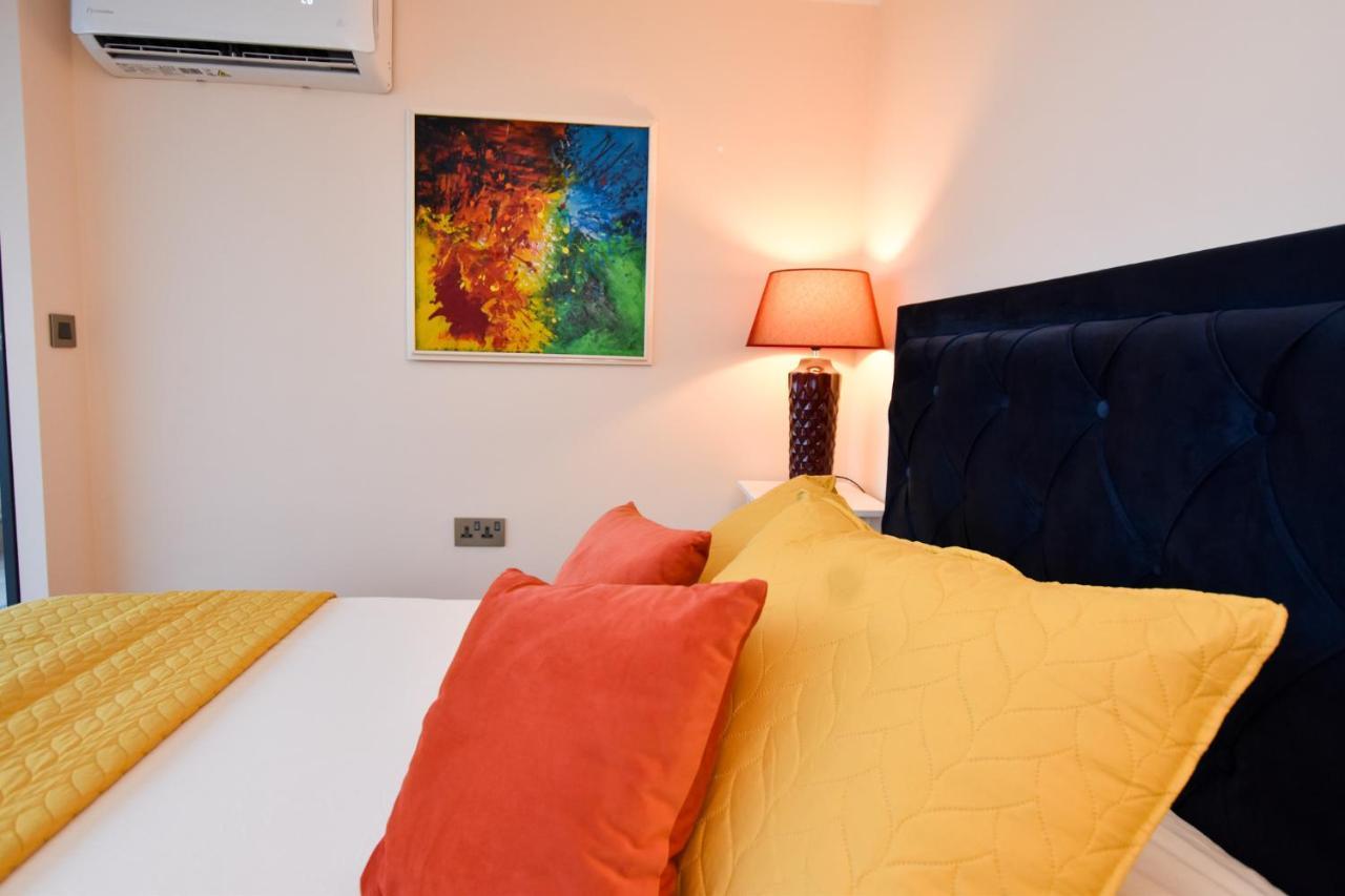 Unique Seafront Triplex Penthouse With Panoramic Bedroom & Rooftop Jacuzzi Overlooking Valletta 슬리에마 외부 사진