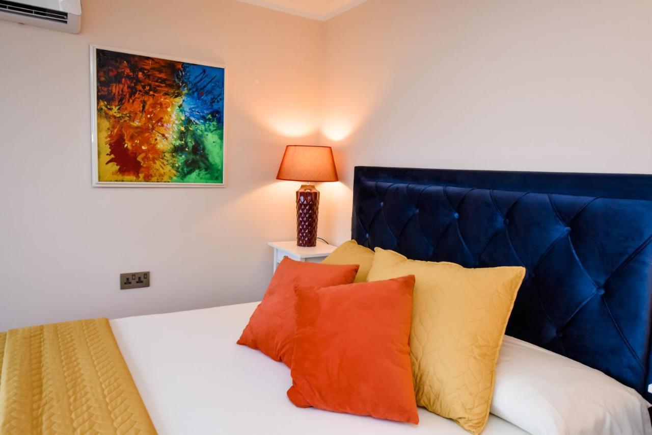 Unique Seafront Triplex Penthouse With Panoramic Bedroom & Rooftop Jacuzzi Overlooking Valletta 슬리에마 외부 사진
