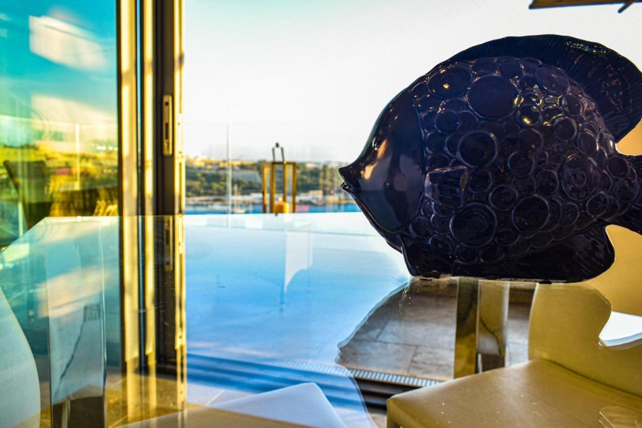 Unique Seafront Triplex Penthouse With Panoramic Bedroom & Rooftop Jacuzzi Overlooking Valletta 슬리에마 외부 사진