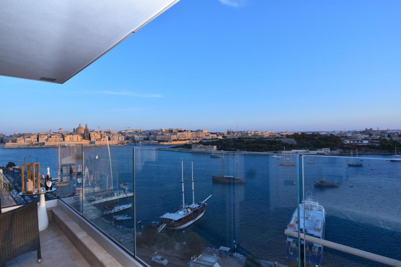 Unique Seafront Triplex Penthouse With Panoramic Bedroom & Rooftop Jacuzzi Overlooking Valletta 슬리에마 외부 사진