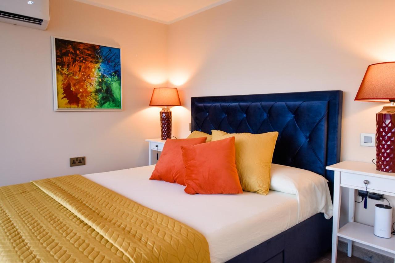 Unique Seafront Triplex Penthouse With Panoramic Bedroom & Rooftop Jacuzzi Overlooking Valletta 슬리에마 외부 사진
