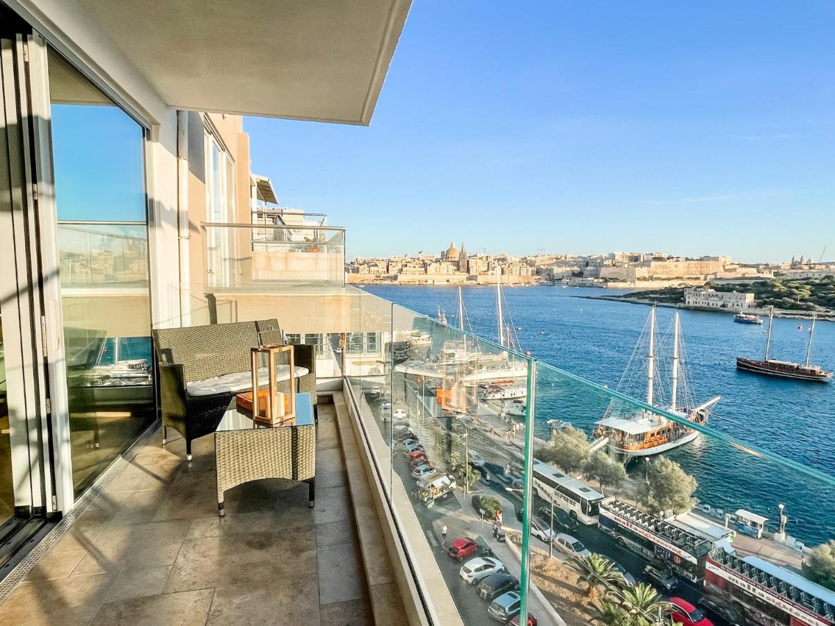 Unique Seafront Triplex Penthouse With Panoramic Bedroom & Rooftop Jacuzzi Overlooking Valletta 슬리에마 외부 사진