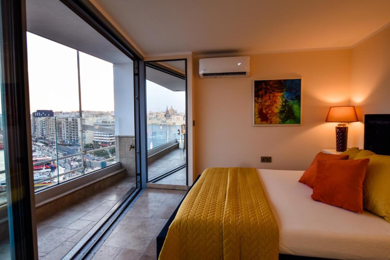Unique Seafront Triplex Penthouse With Panoramic Bedroom & Rooftop Jacuzzi Overlooking Valletta 슬리에마 외부 사진