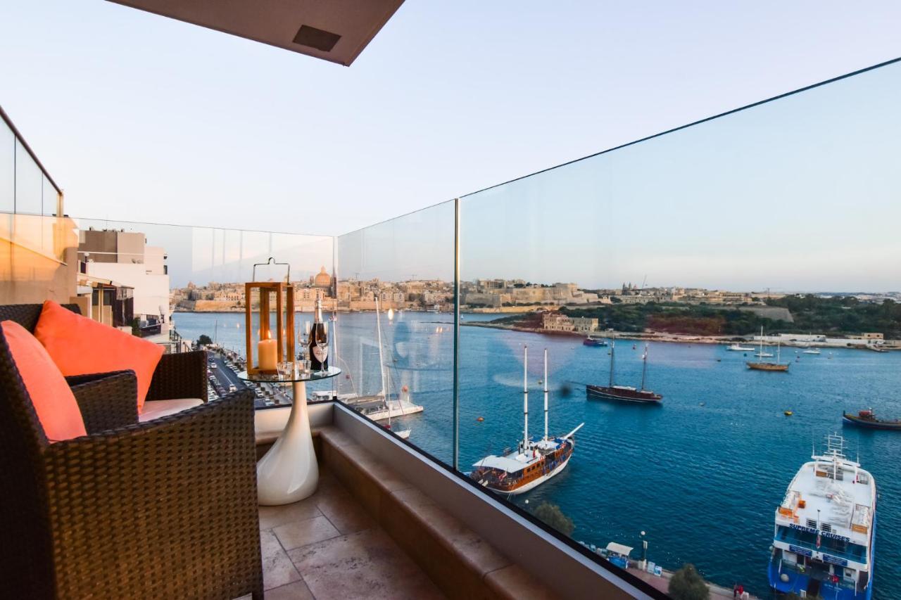 Unique Seafront Triplex Penthouse With Panoramic Bedroom & Rooftop Jacuzzi Overlooking Valletta 슬리에마 외부 사진
