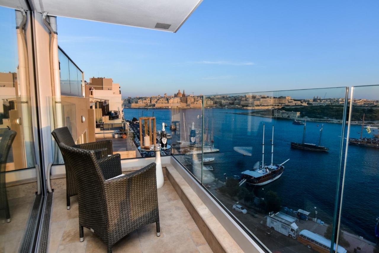 Unique Seafront Triplex Penthouse With Panoramic Bedroom & Rooftop Jacuzzi Overlooking Valletta 슬리에마 외부 사진